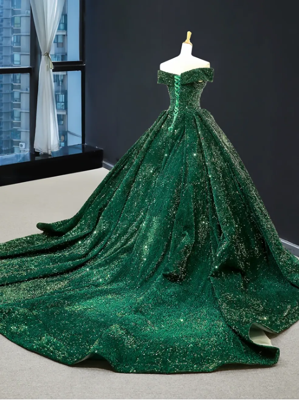 Ball Gown Sweetheart Sleeveless Sequin Satin Prom Dresses Evening Dresses